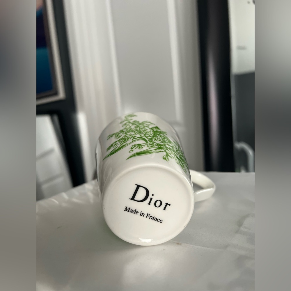 Dior Lily of the Valley Green Mug - Picture 8 of 10